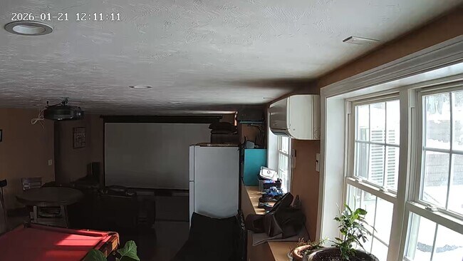 Building Photo - 63 Purinton St