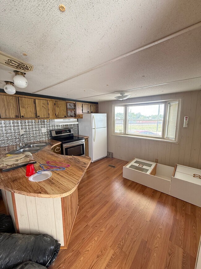 Photo - 920 Boardwalk Ln