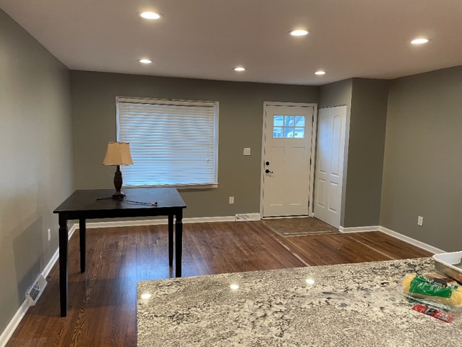 Photo - 9914 England Dr