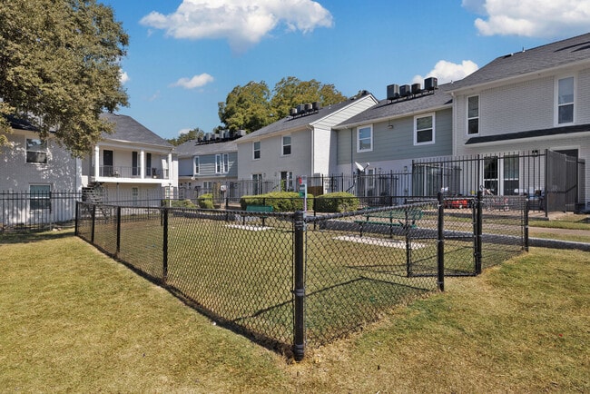 Azul Apartment Homes
