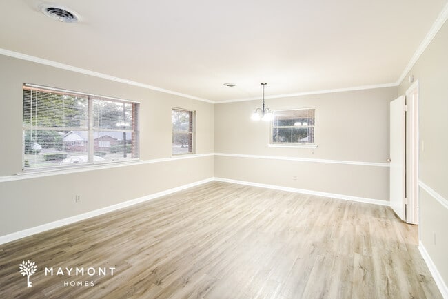 Photo - 311 Sterling Dr