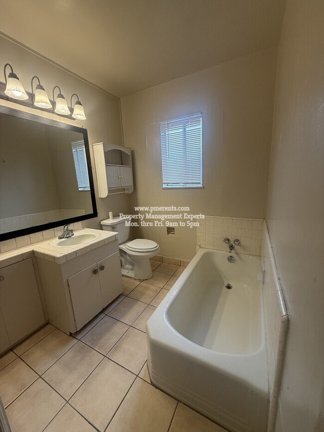 Photo - 44 E Alder St