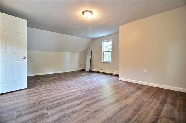 208 Winnapaug Rd