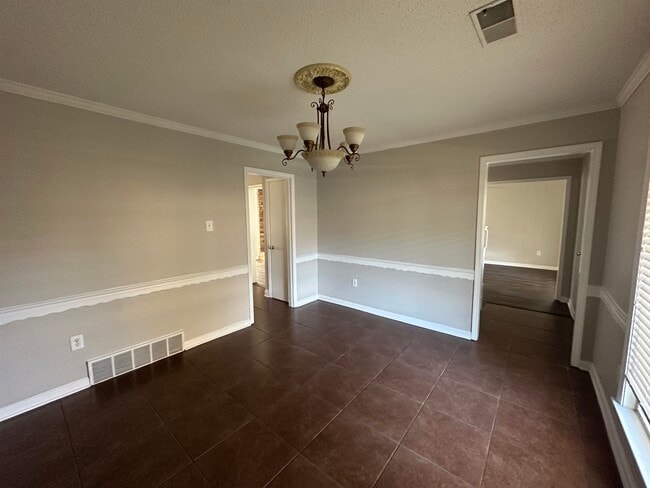 Photo - 2714 Gerald Ford Dr W