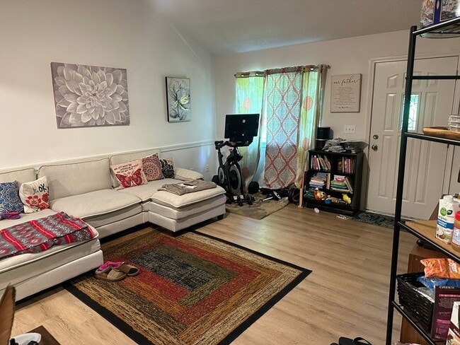 Photo - 1604-1606-1606 Radcliffe Dr Unit 1606