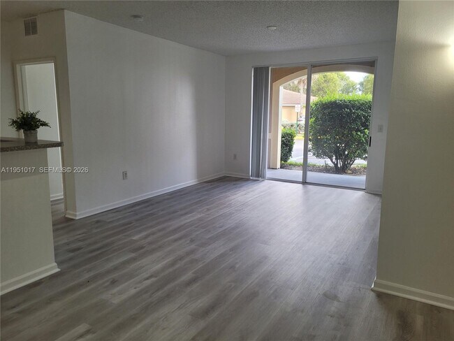 Photo - 7910 N Nob Hill Rd Unit 105