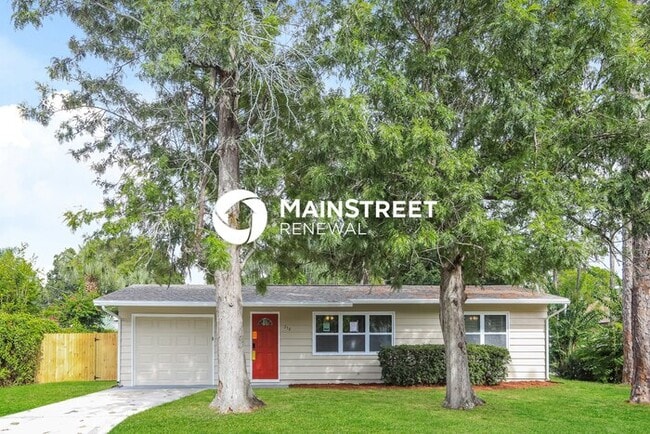 Building Photo - 3 Bedroom Pet-Friendly Home in Sarasota, FL with Main Street Renewal