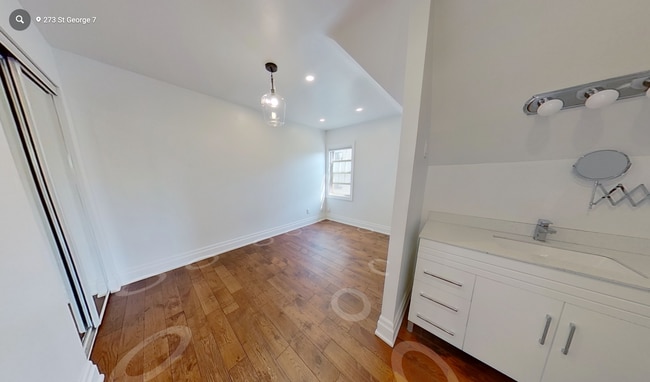 Photo - 273 St George St Unité 6