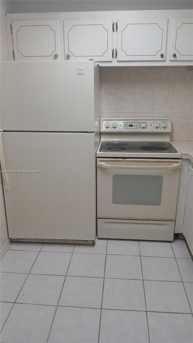 Photo - 125 Canterbury E Unit 125