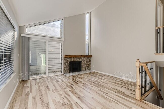 Photo - 2926 S Revere St