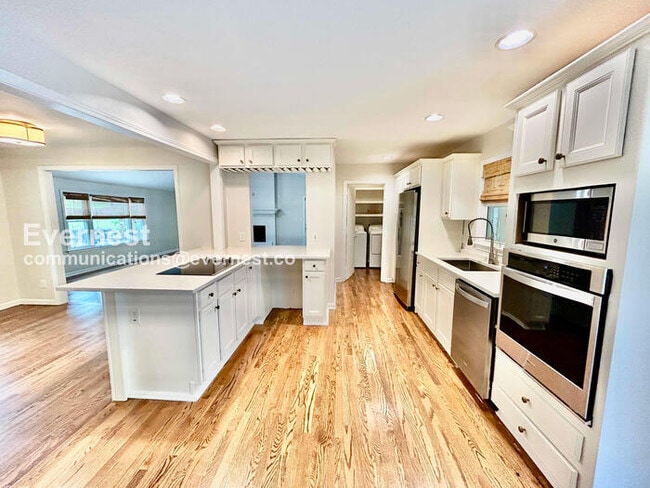 Photo - 210 Pinetree Cir