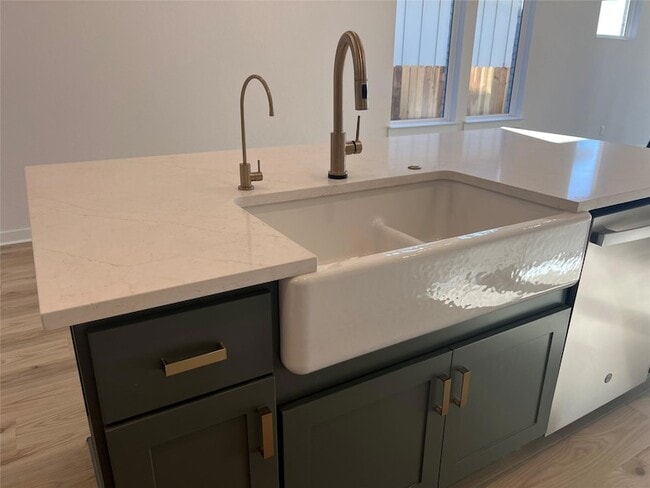 Photo - 401 Darley Oak Dr