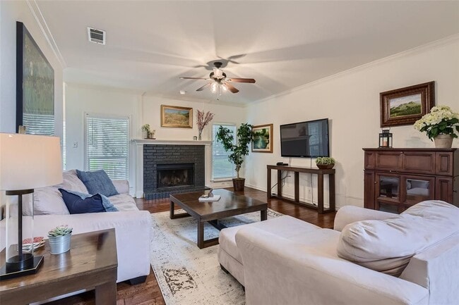 Photo - 1918 Lakeway Blvd