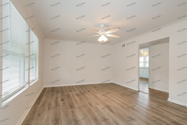 Photo - 11154 Landseer Dr