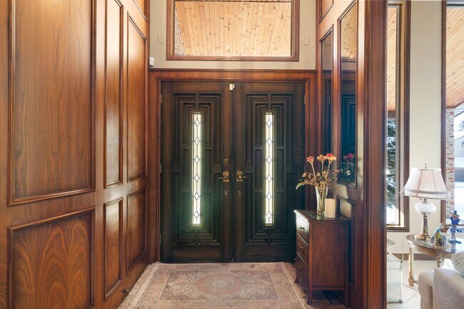 Photo - 836 Edgemont Rd NW