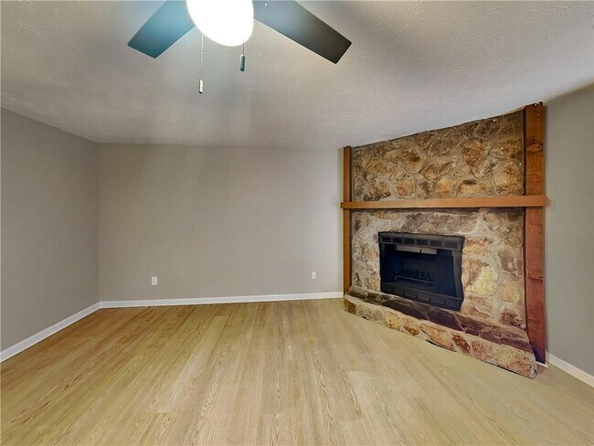 Photo - 8321 Beechwood Ct