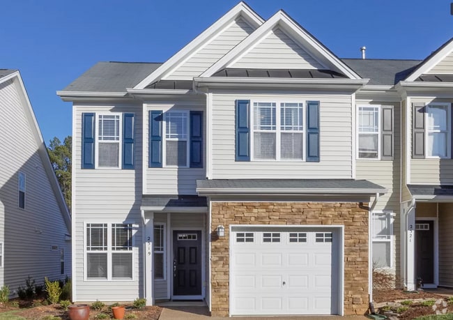 Building Photo - Charming 3BD, 2.5BA Raleigh Townhome with ...