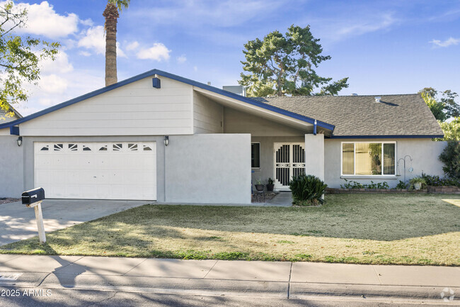 Building Photo - 2707 E Louise Dr Rental