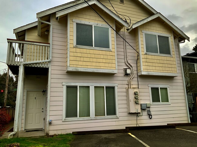 Photo - 501 N 105th St