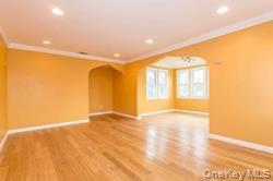 79 Onderdonk Ave Unit 1