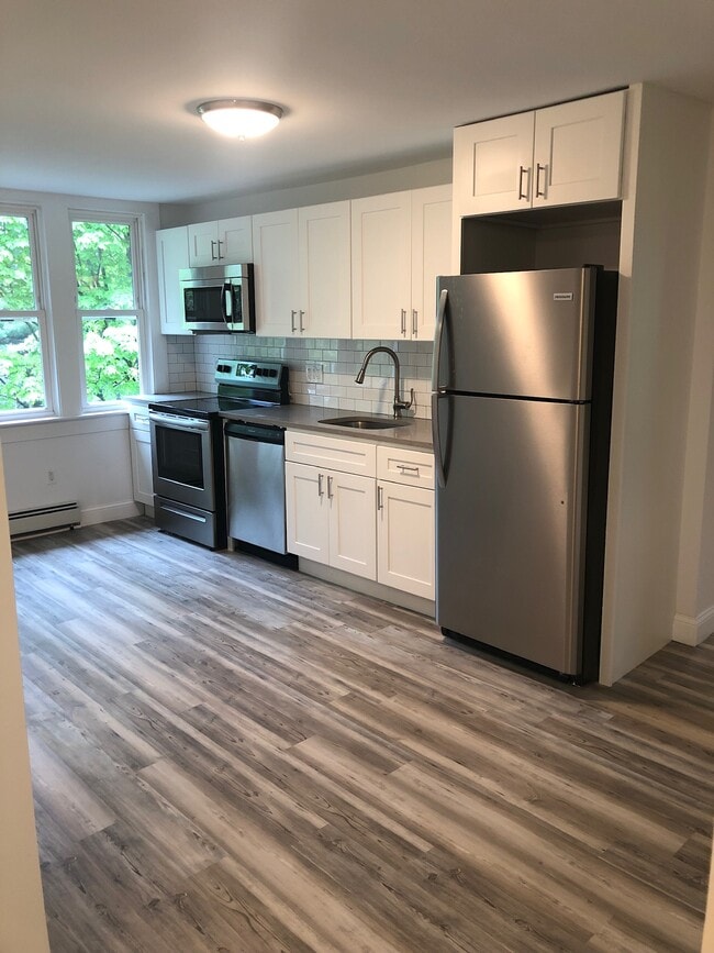 Building Photo - 37 Terryville Ave Unit 3
