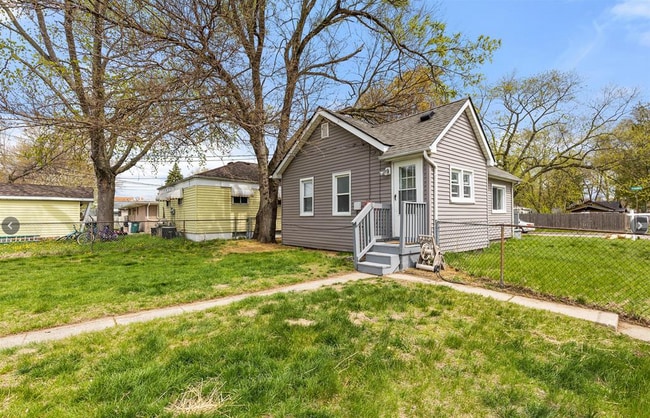 Photo - 23303 Stauber Ave