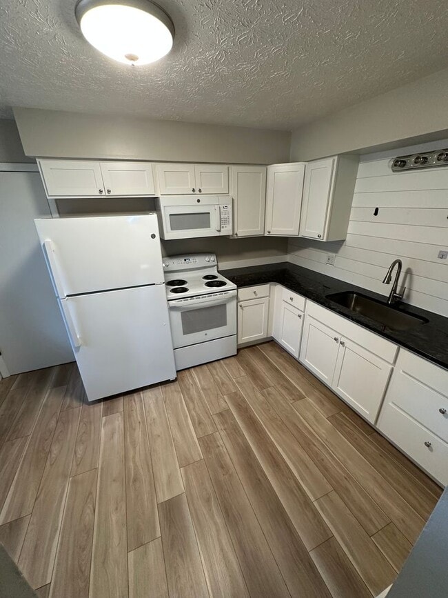 Building Photo - Camelia Unit 1051 Rental