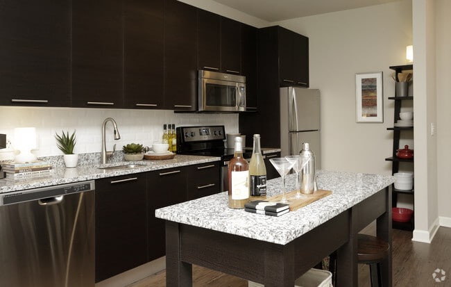 1BR, 1BA - 783 SF