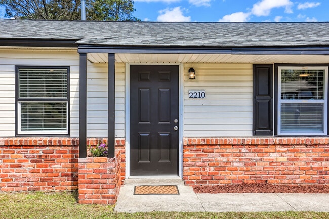 Photo - 2210 N Fernwood Dr