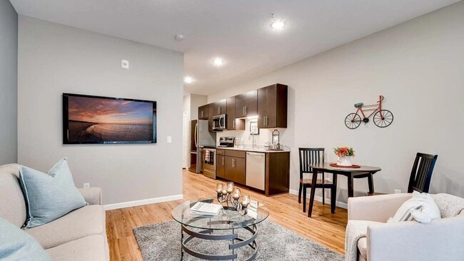 Circle Pines, MN Lexington Lofts | Ivy | Vida - Lexington Lofts Apartment Community