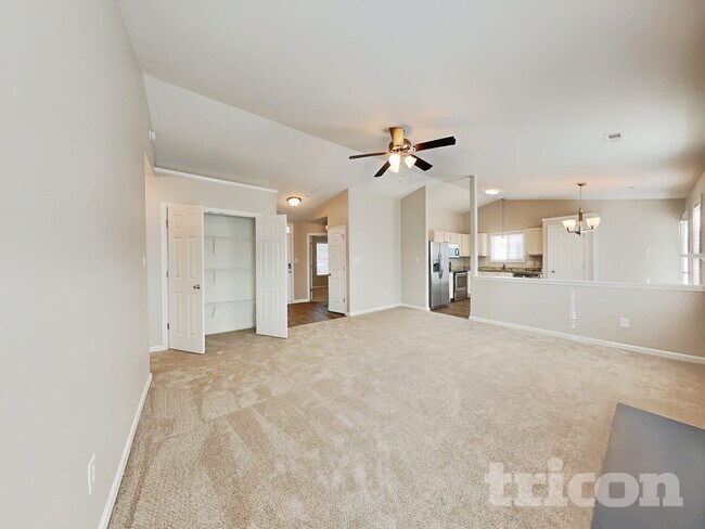 Photo - 4991 Astonshire Ln