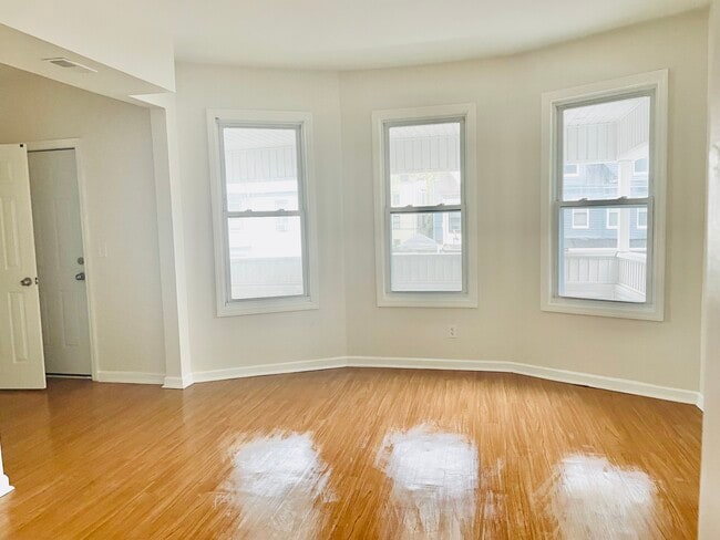 Building Photo - 157 N 16th St Unit #2