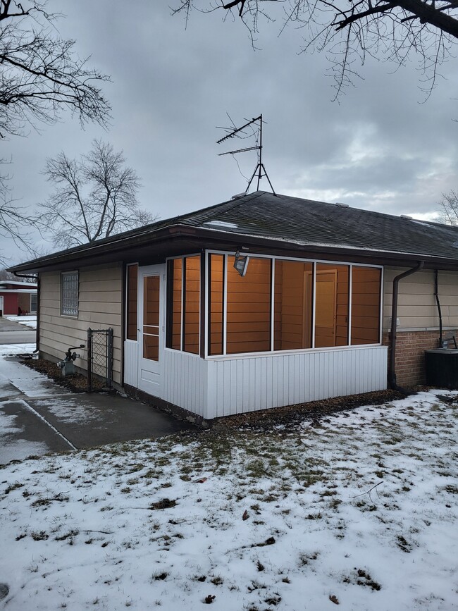 Photo - 517 Lakewood Blvd