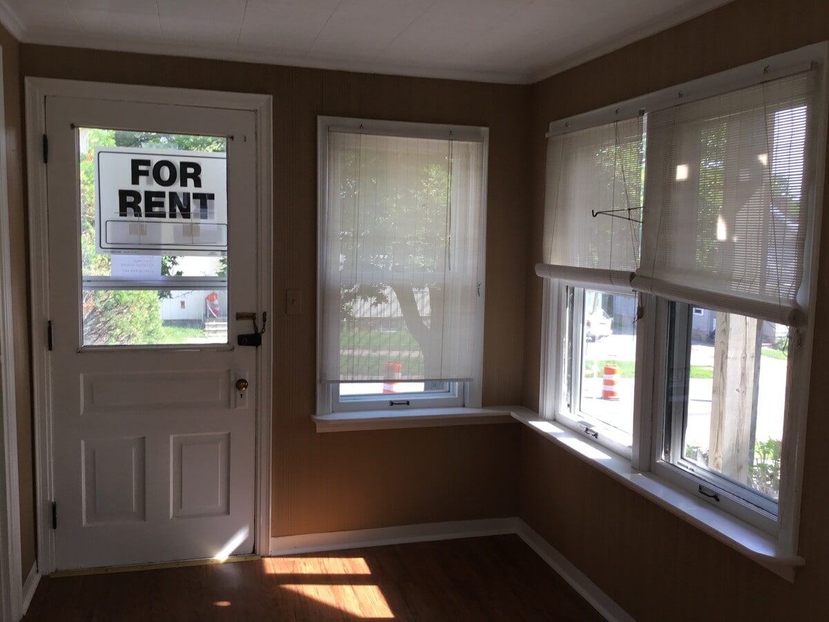Photo - 801 S Main St - Free Parking Included!
