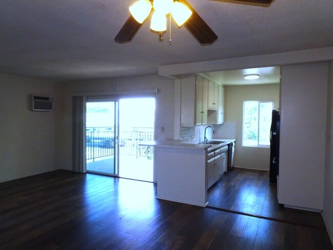 Dining Area - view - 1311 Lyndon St Unit Apartment #8