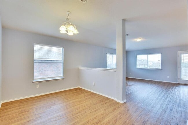 Photo - 1002 Remington Dr