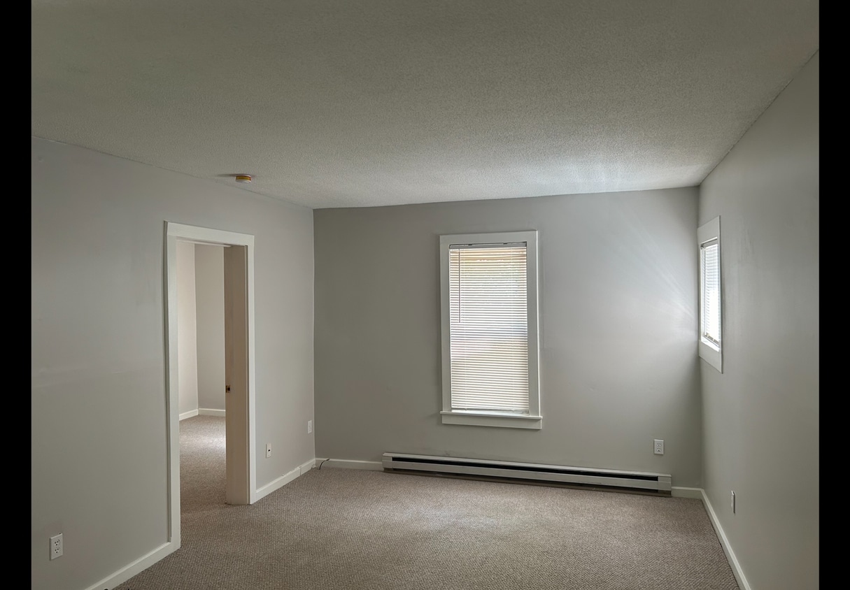 Photo - 76 Main St (Unionville, CT)