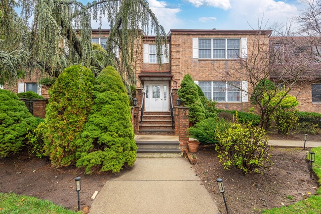 Photo - 70 Harristown Rd Condo Unit 6
