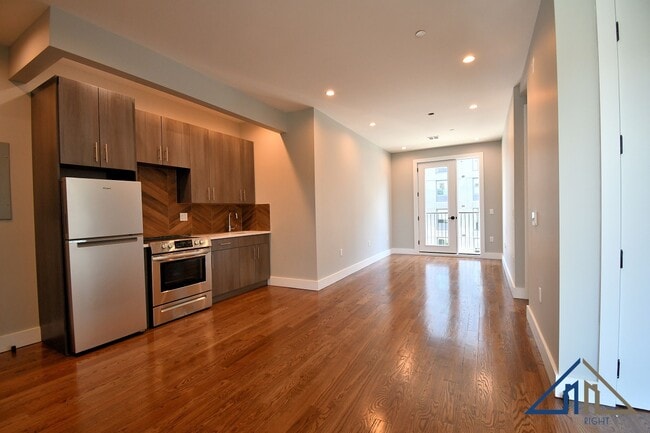 Photo - 2021 Arthur Ave Apartments