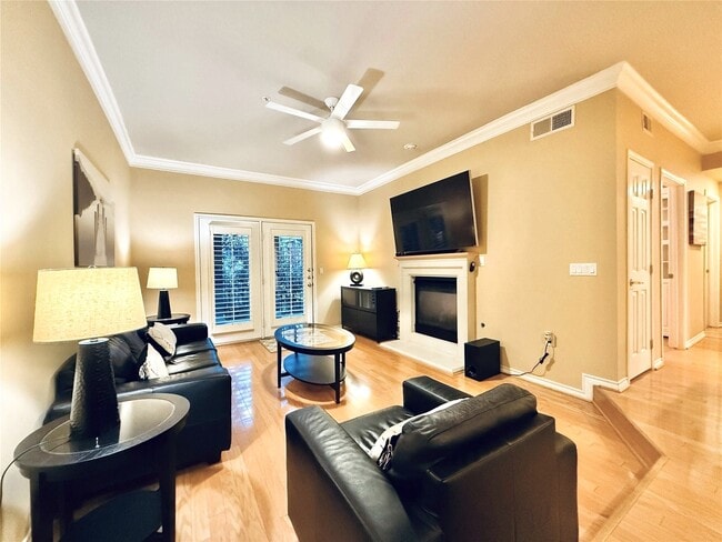 Building Photo - 2400 McCue Rd Unit 325