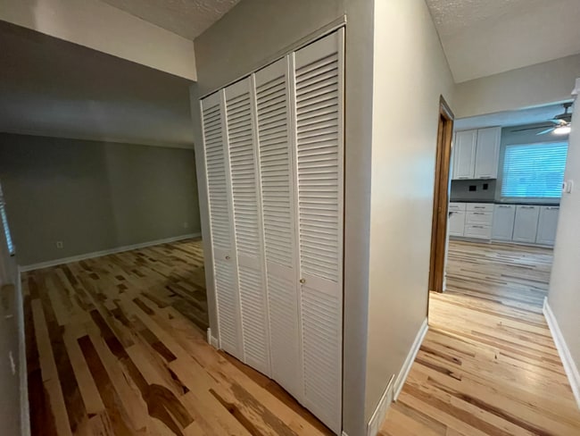 Photo - 3211 Creston Ct