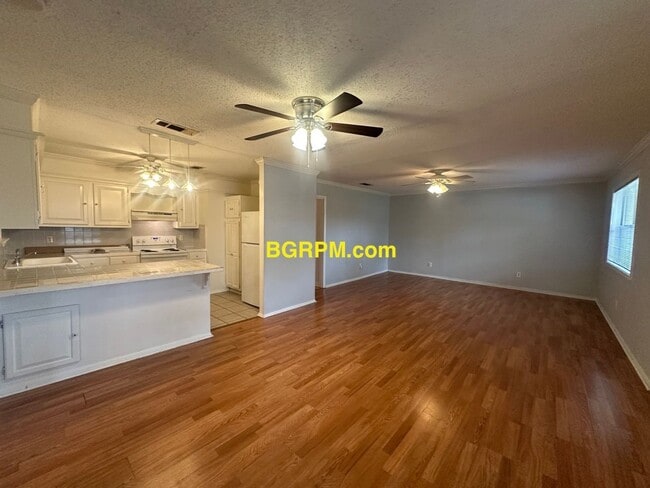Photo - 3 BD, 1.5 BA, home in Jacksonville