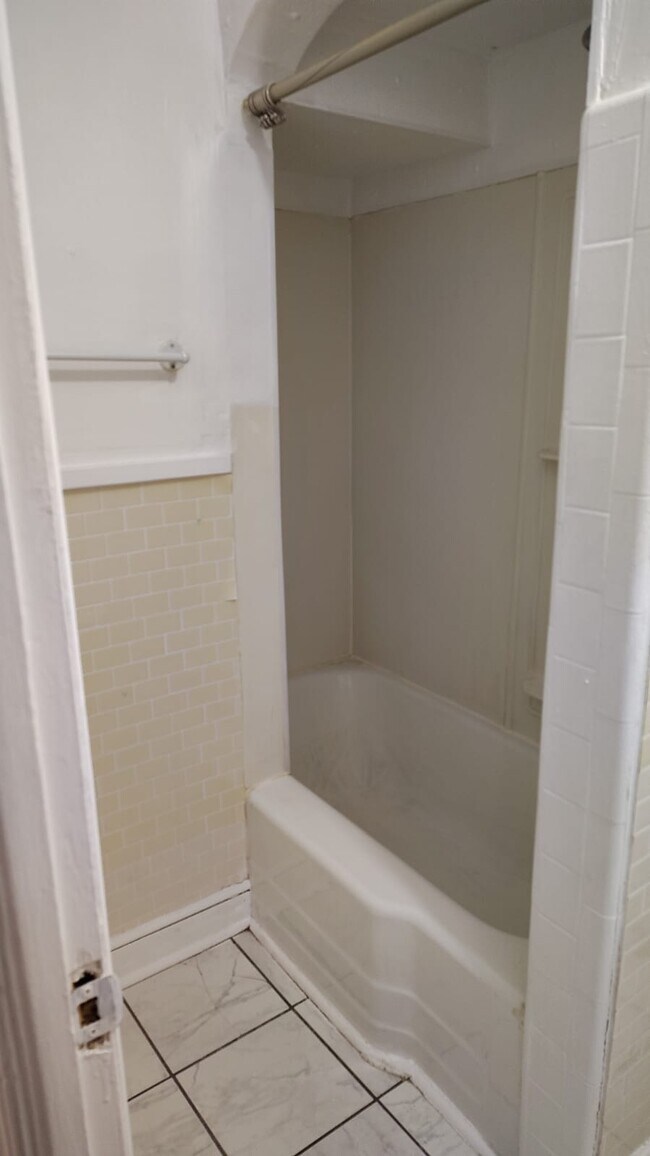 Photo - 65 Sweetland Ave Unité 4