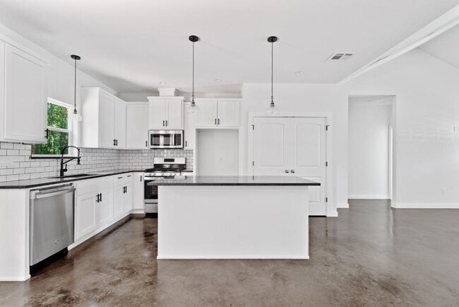 Photo - 319 Lamaloa Ln