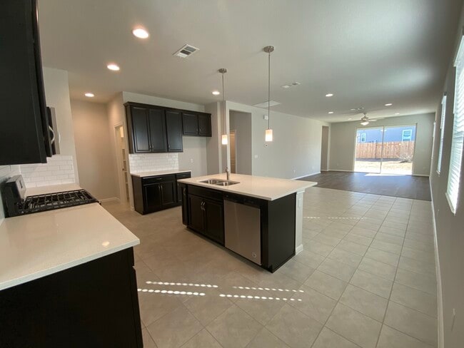 Photo - 384 Gaida Loop