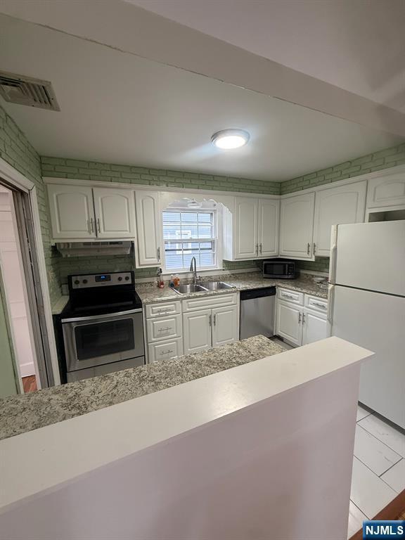 Photo - 533 Ramapo Valley Rd