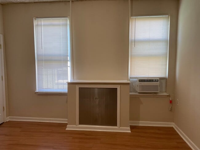 Photo - 116 W 25th St