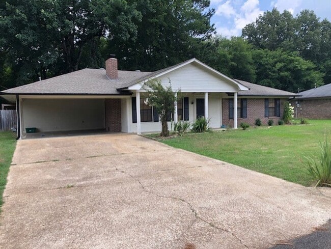 Photo - 2202 Holly Hill Dr