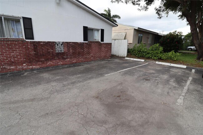 Photo - 1708 N 16th Ave Unit 4