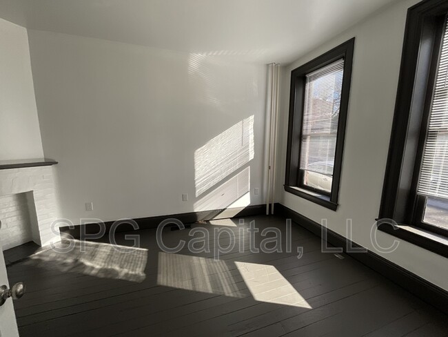 Photo - 659 W Philadelphia St